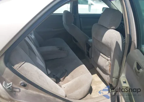 2004 Toyota Camry Le from USA, damaged, VIN 4T1BE32KX4U810952